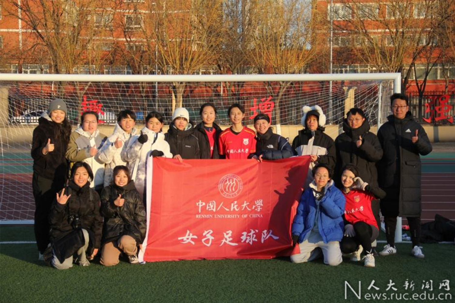 精英对抗！女子足球赛事再掀巅峰